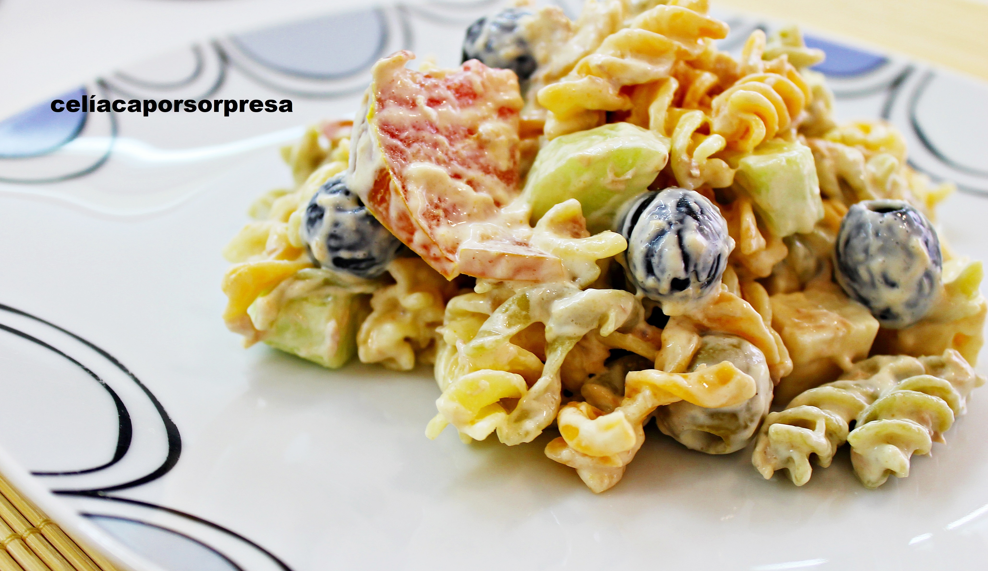 ensalada-de-pasta-a-la-mostaza-de-cerca