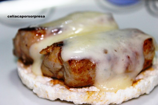 tosta de solomillo con torta del casar1