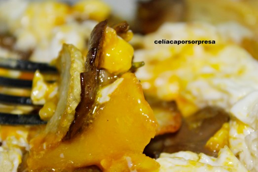huevos rotos con setas5