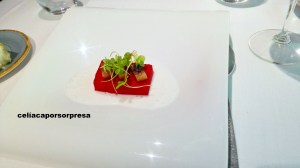 plato-de-bizcocho-de-remolacha-albora