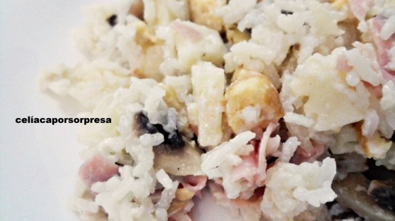 ensalada-de-arroz-con-mayonesa-de-cerca