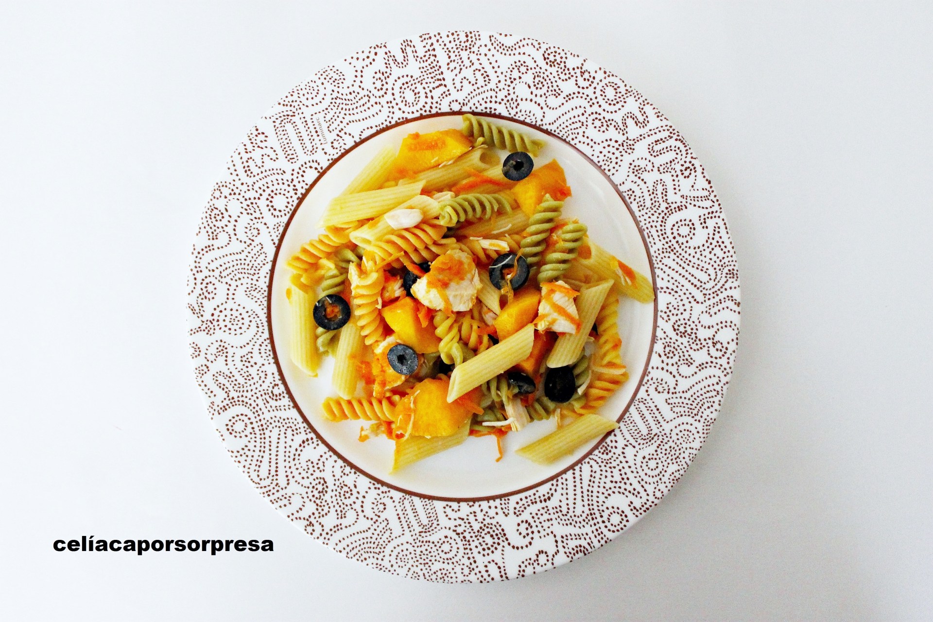 ensalada-de-pasta-con-pollo-y-melocoton