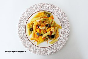 ensalada-de-pasta-con-pollo-y-melocoton