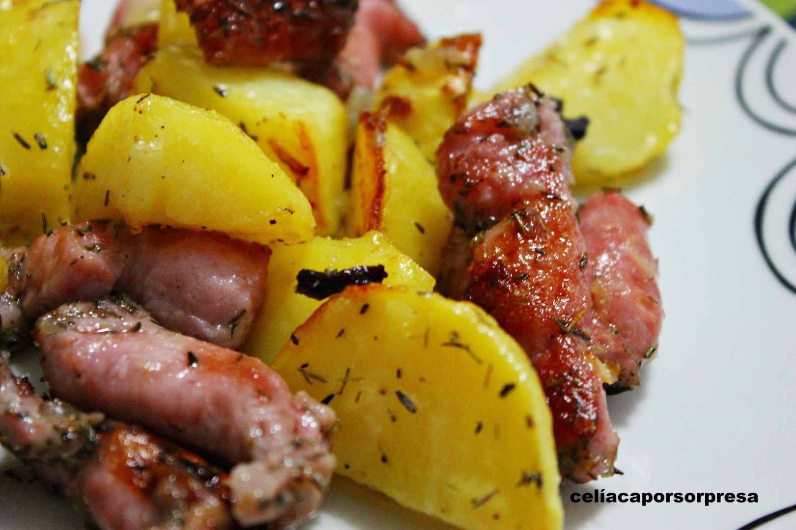 patatas-asadas-con-longaniza-de-cerca