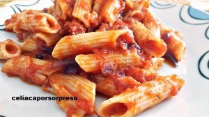 plumas-con-salsa-de-cebolla-morada-y-chorizo