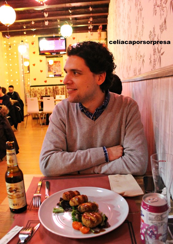 okashi-sanda-comiendo