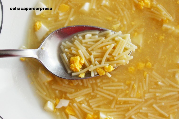 sopa-con-caldo-de-judias-verdes-cuchara