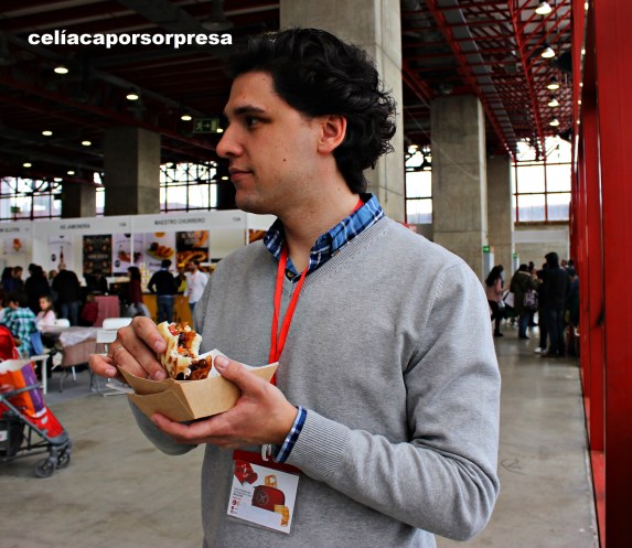 comiendo-arepa-mad-glutenfree-2016