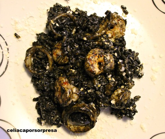 risotto-de-arroz-negro-con-gambones-desde-arriba