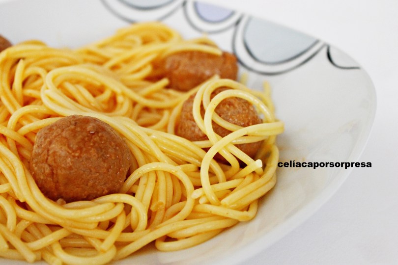 espaguetis-con-albondigas