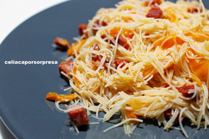 noodles-de-arroz-con-verduras-y-chorizo