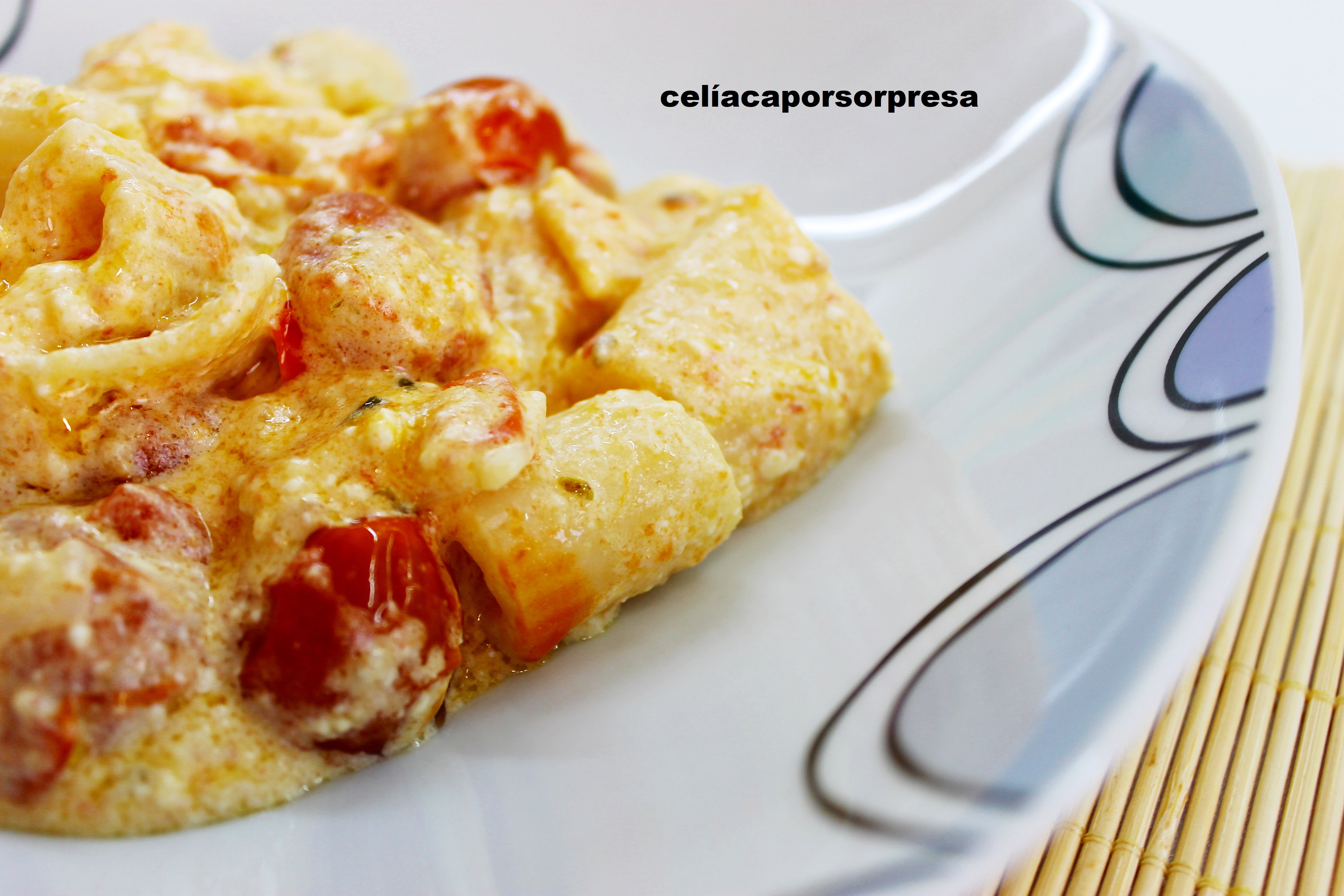 pasta-con-queso-feta-y-cherrys